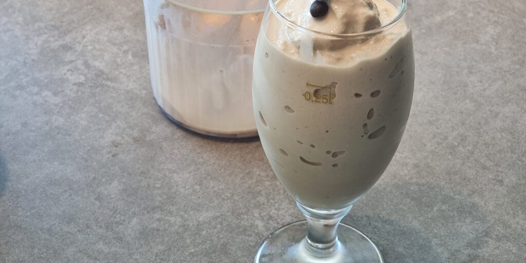 Deluxe ice coffee shake